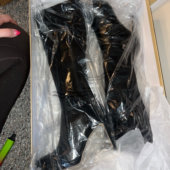 MICHAEL KORS WOODS BOOT BLACK LEATHER AND SUEDE STRETCH - NEVER WORN - BRAND NEW - Picture 4 of 5